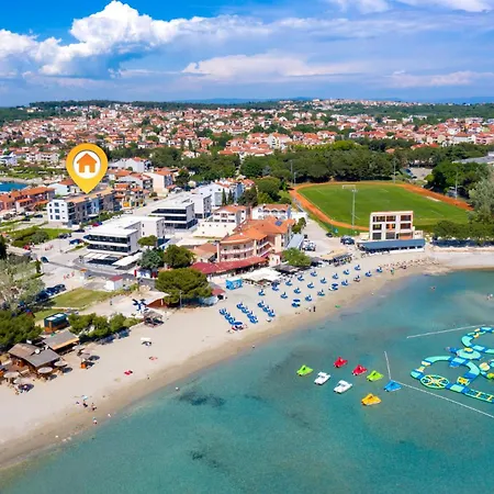 Nevia - B8 - Mpolo Appartement