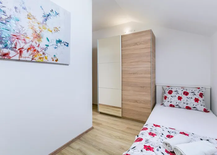 Nevia - B8 - Mpolo *